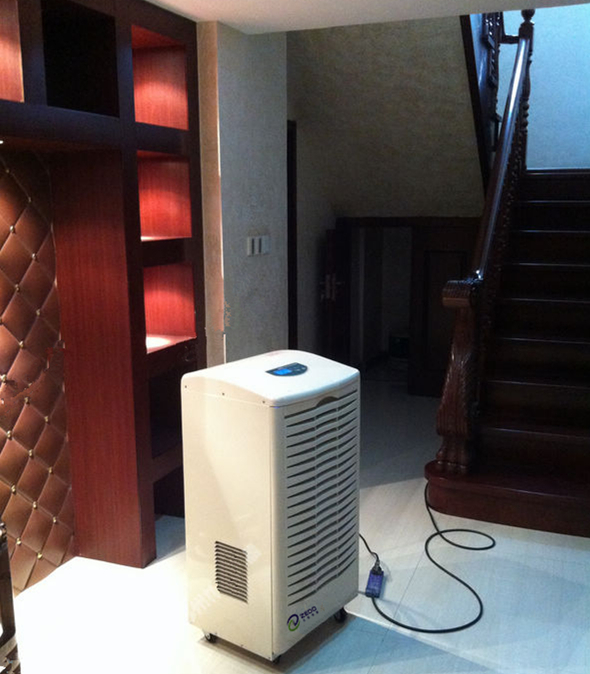 地下室除濕機