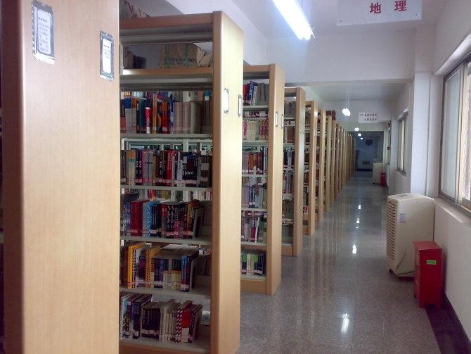圖書(shū)館除濕機(jī)
